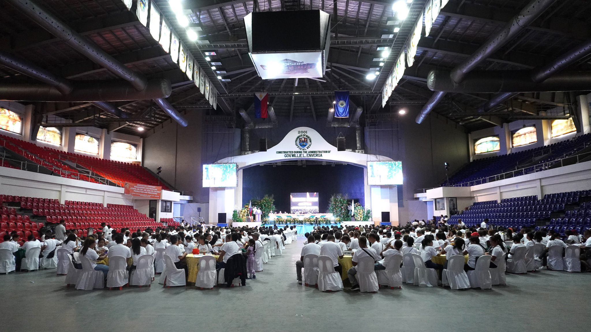 Five hundred fifty-five coconut farmers during the graduation ceremony of the 20-episode radio program, “Magandang Coco-buhayan: School-on-the-Air (SOA) on Coconut Production and Processing,” in Lucena City, Quezon. (Image Credit: Crops Research Division, DOST-PCAARRD)