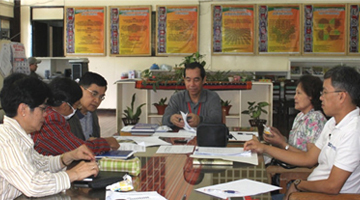 Discussing the MOA on facilities development (left to right): Dr. Asuncion Nagpala, Prof. Magdalena Pandosen, Dr. Carlito Laurean, Dr. Sonwright Maddul, Dr. Elaine Lanting, and Engr. Wilmar Lastimosa.