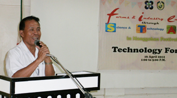 Guimaras Provincial Agriculturist Ronnie D. Morante at the Mango Techno Forum.