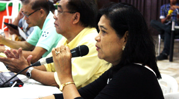 Dr. Jocelyn E. Eusebio, director of the Crops Research Division of PCAARRD, gives the rationale of the National Banana R&D Program Review and Planning Meeting. (Photo by Roan C. Lipa, S&T Media Service)