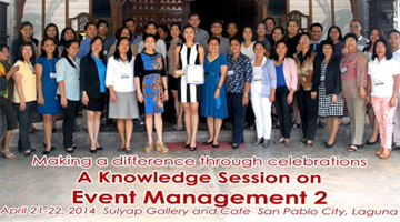 The trainer and the participants.  Karen Loren Agustin-Ostrea (8th frfom left, front row) and PCAARRD OIC Deputy Executive Director for R&D Ma. Theresa B. De Guzman (7th from left, front row) join the participants for a souvenir photo. (Photo by Victor V. Oro, S&T Media Service)