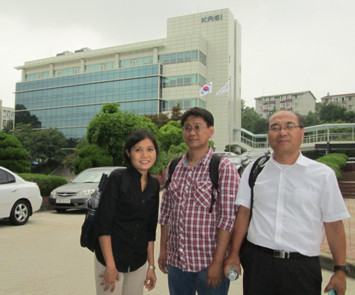 (From left) Ms. Aleta Belissa D. Correa, Dr. Agham C. Cuevas, and Dr. Park, Sung-ho at the Korea Rural Economic Institute (KREI), Seoul, South Korea.