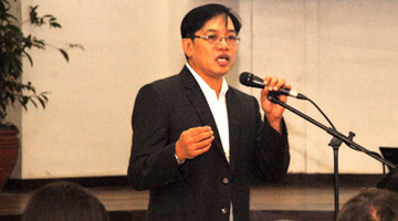 Dr. Albert P. Aquino, Director of PCAARRD’s Socio-Economics Research Division, during the open discussion in the Luzon series.