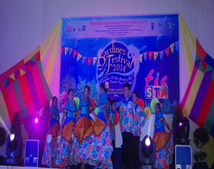 One of the colorful local dances staged at the Western Mindanao University Gymnasium by students from various schools in Zamboanga City for the Sardines Fiesta.