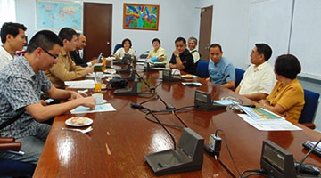 The PCAARRD Directorate and staff with Dr. Francisco Fellizar, Jr. and graduate students from APU during their visit to PCAARRD on February 10, 2015. (Photo credit: PCMD).